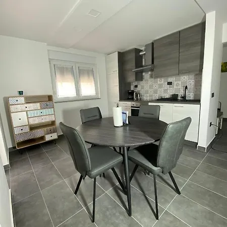 B.meri Apartment